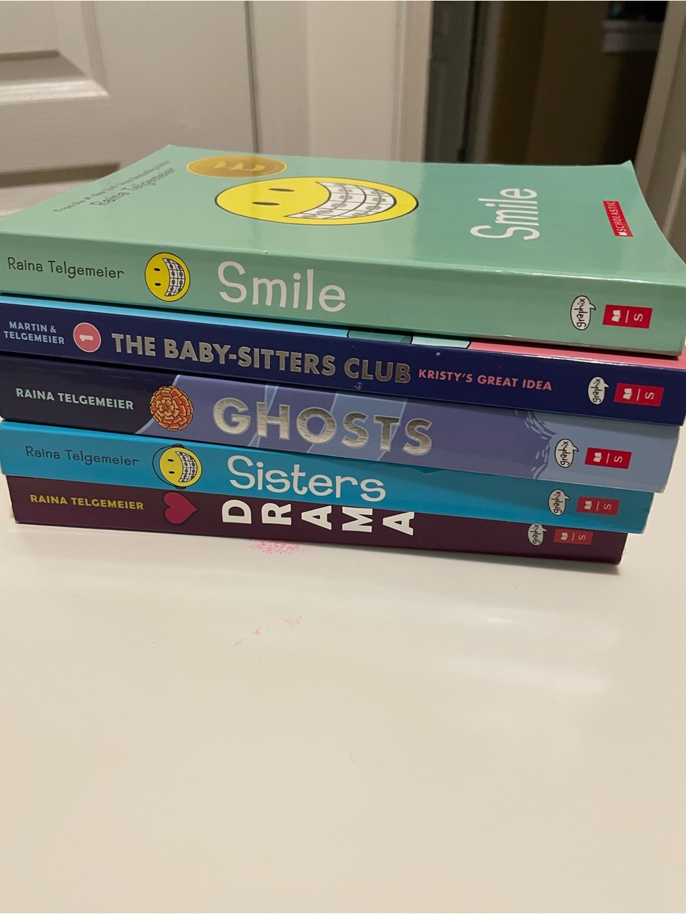 DRAMA by Raina Telgemeier - Bright Magenta Graphic Novel - Picture 2 of 2